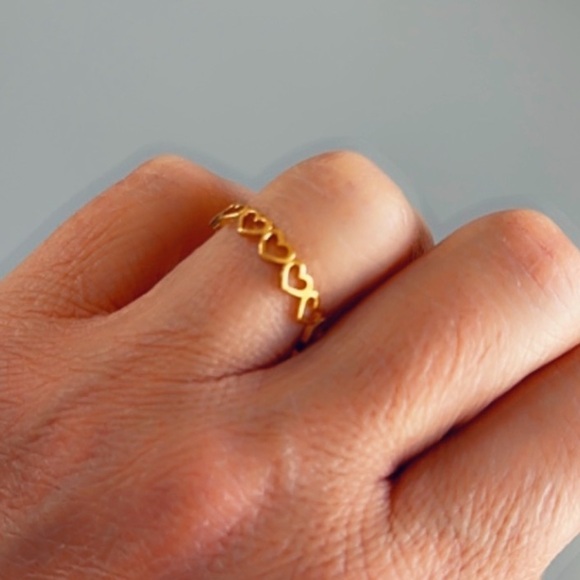 14k Gold Vermeil Simple Eternity Heart Ring - Picture 6 of 12